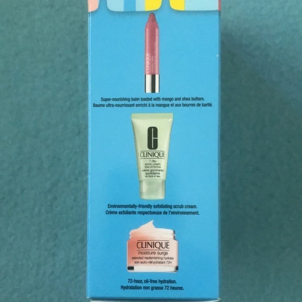 CLINIQUE NEW in box post-sun perfection beauty kit 🎉🎉Host Pick🎉🎉 X2